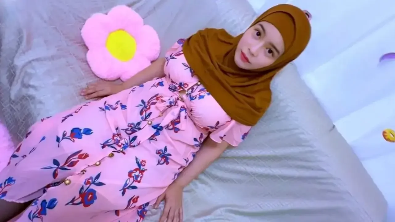 Jilbab muka polos tapi ganas ngentot crot dalem poster